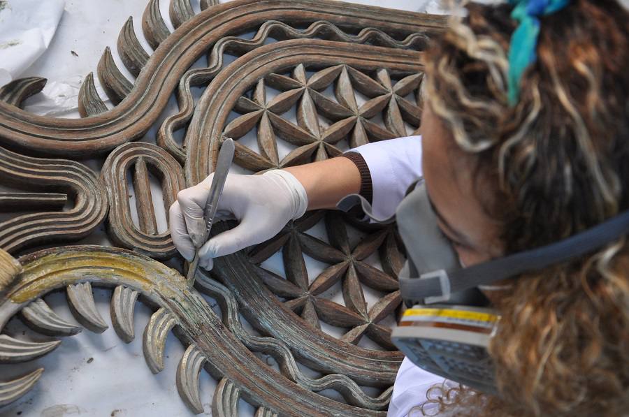 Photo/ artefact restoration